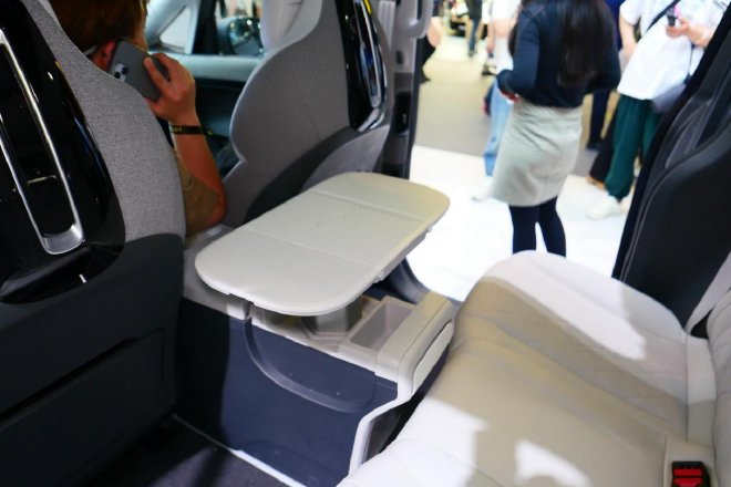 2024北京车展：极狐考拉五座车型首发亮相