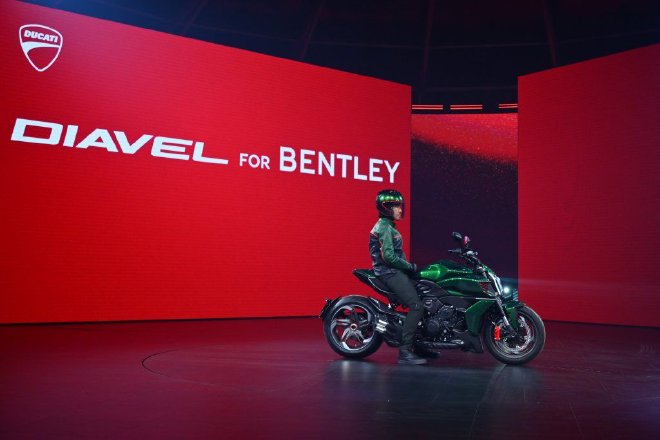 杜卡迪 Diavel for Bentley 限量版摩托车