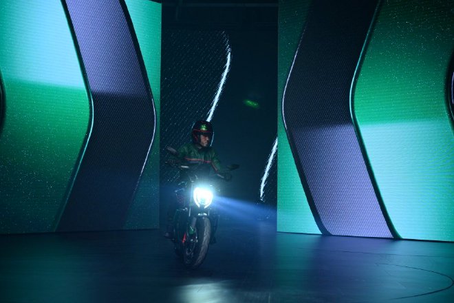 杜卡迪 Diavel for Bentley 限量版摩托车