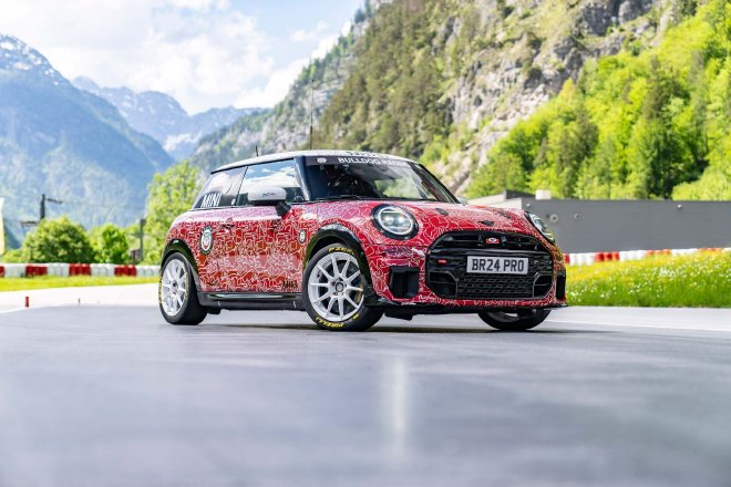 全新MINI JCW 亮相纽博格林24小时耐力赛