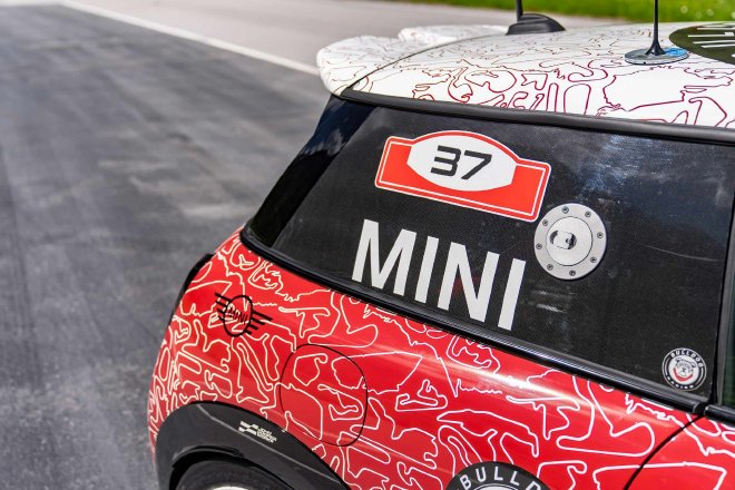全新MINI JCW 亮相纽博格林24小时耐力赛