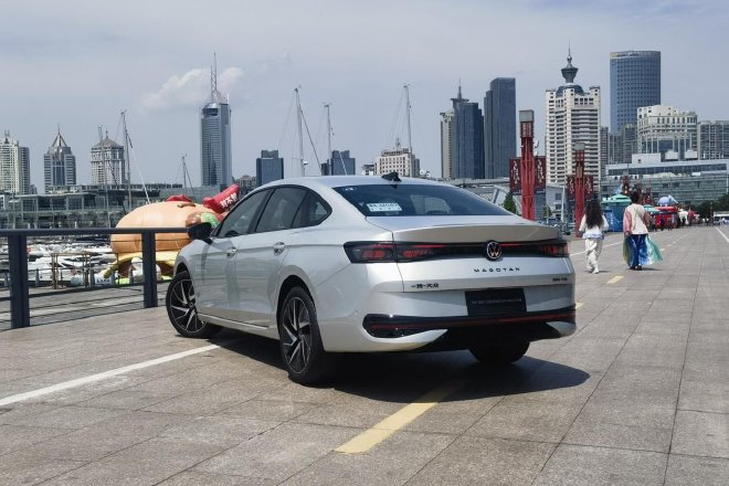 德味中餐，试驾一汽-大众全新迈腾