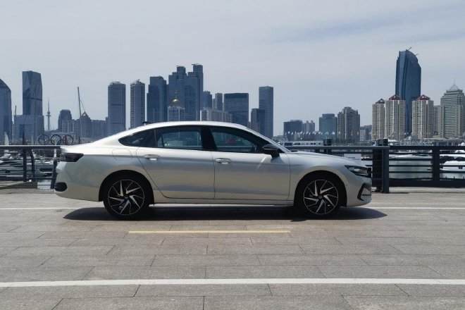 德味中餐，试驾一汽-大众全新迈腾