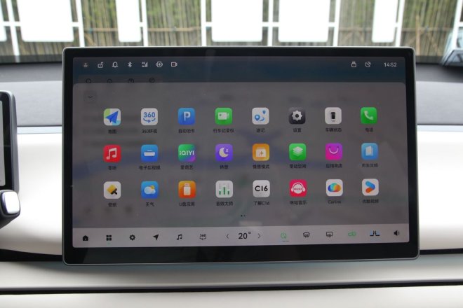 空间够大配置全 抢先试驾零跑C16增程版车型