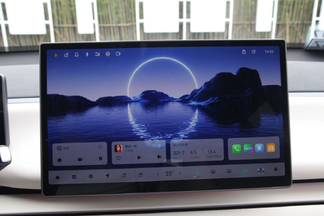 空间够大配置全 抢先试驾零跑C16增程版车型