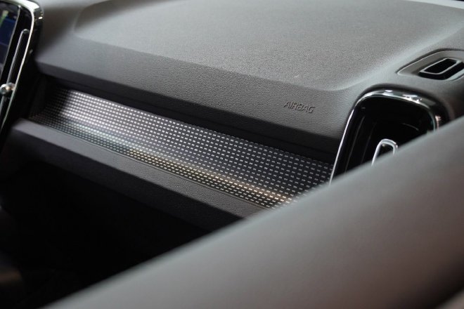 外观炫酷 配置丰富 沃尔沃XC40极夜黑版到店实拍