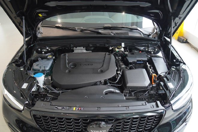 外观炫酷 配置丰富 沃尔沃XC40极夜黑版到店实拍