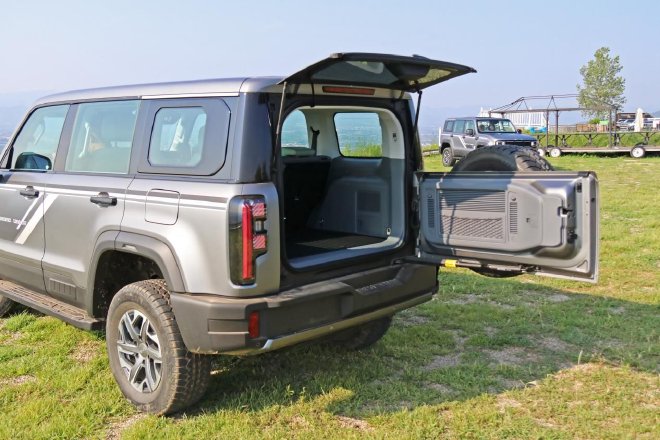 试驾全新BJ40环塔冠军版 越野素车新标杆