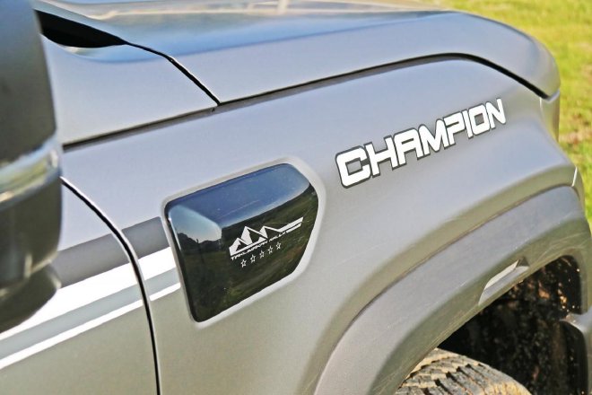 试驾全新BJ40环塔冠军版 越野素车新标杆