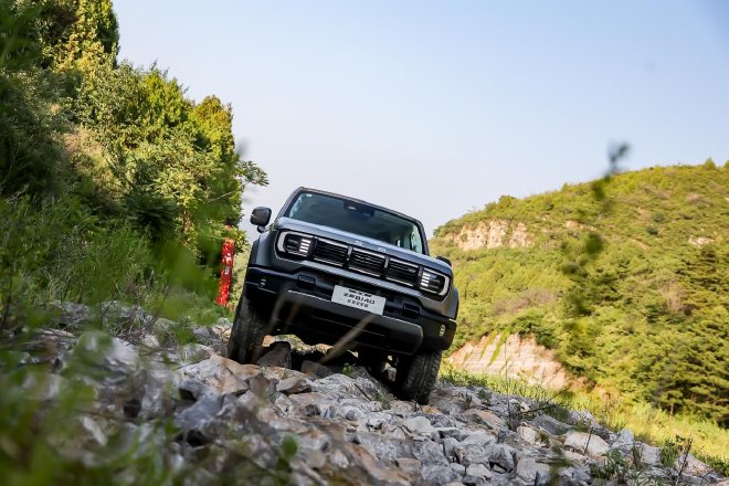 试驾全新BJ40环塔冠军版 越野素车新标杆