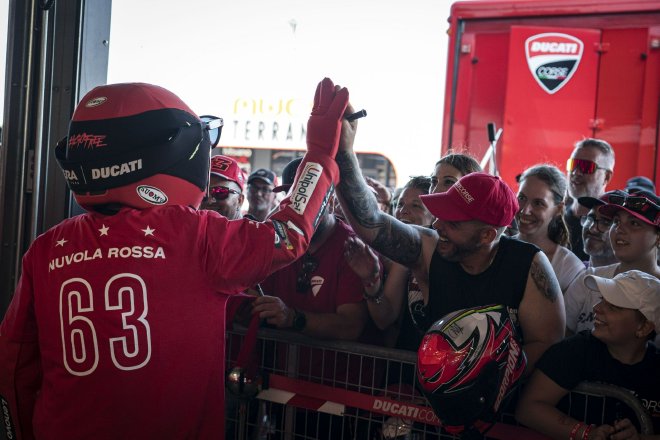 创纪录的2024 WDW 世界杜卡迪周游行引领盛大庆祝活动迈向“冠军之夜”