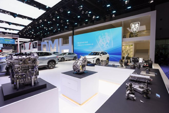 2024成都车展：荣威携D家族全系产品亮相