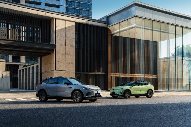 岚图品牌专访 知音月销目标1.5万辆 未来将推800V混动