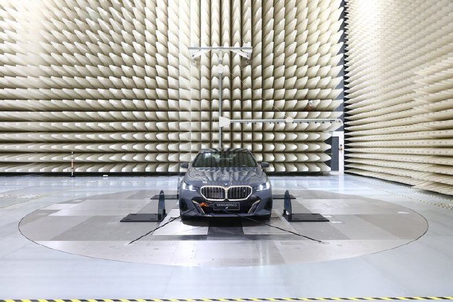 今年投入运营的全新复合型EMC（电磁兼容）实验室