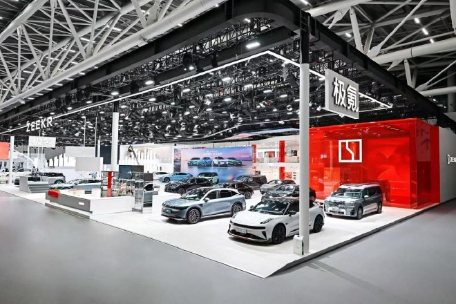 2024广州车展：极氪首发浩瀚智驾2.0端到端Plus架构