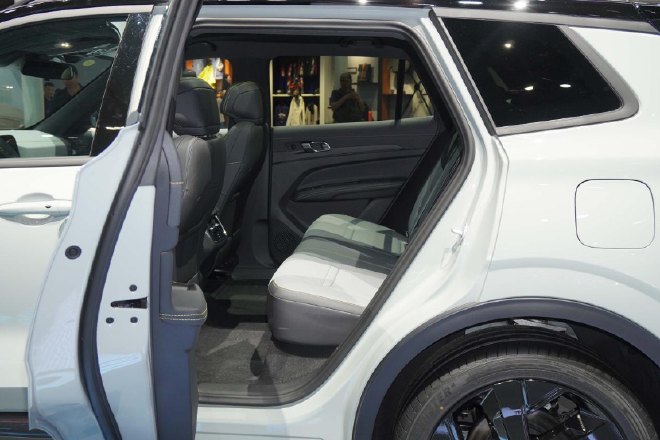 2024广州车展：江铃福特领裕PHEV/领睿PHEV上市/蒙迪欧运动版亮相