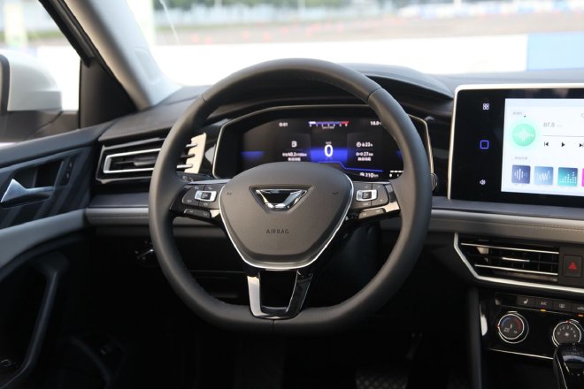 试驾捷达VA7 一款更懂国人需求的德系家轿