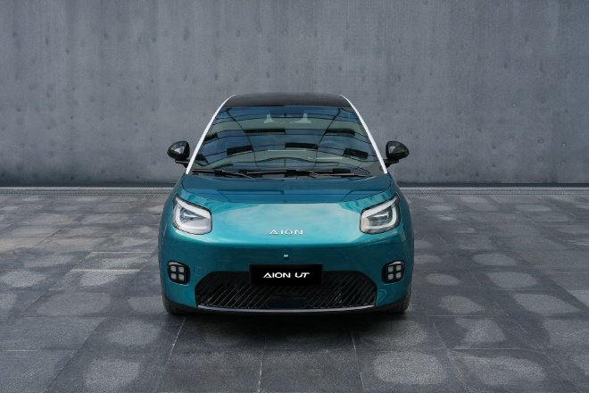 10万A级掀背轿车 埃安UT鹦鹉龙全球首发