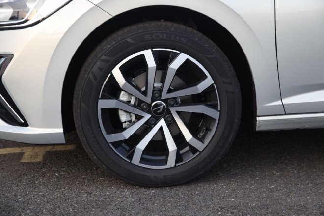 试驾捷达VA7 一款更懂国人需求的德系家轿