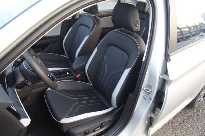 试驾捷达VA7 一款更懂国人需求的德系家轿