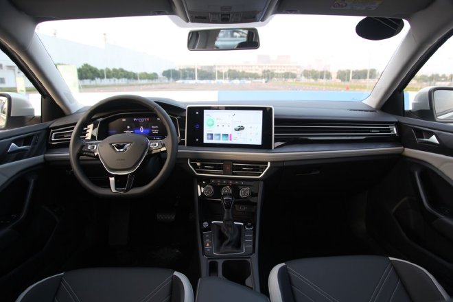 试驾捷达VA7 一款更懂国人需求的德系家轿