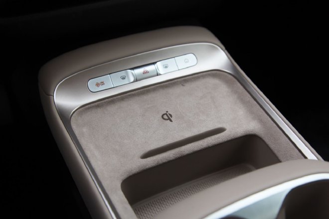 试驾MG ES5 一款开着坐着都不晕的纯电车