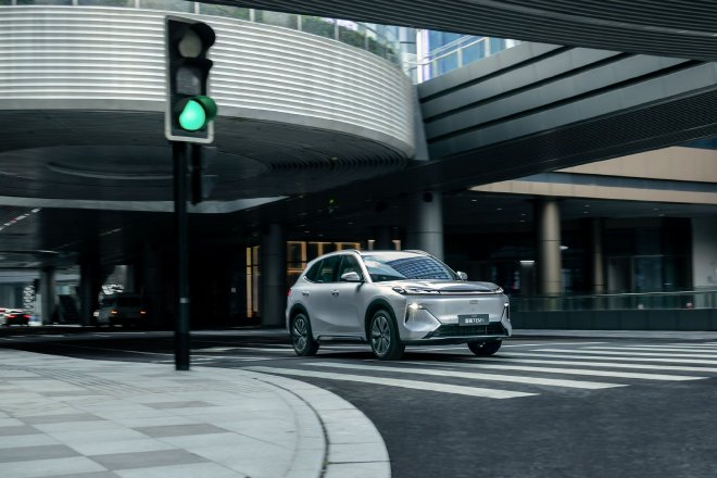 试驾吉利银河星舰7 EM-i 一款兼顾实用与智能的紧凑型SUV