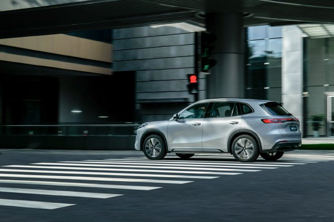 试驾吉利银河星舰7 EM-i 一款兼顾实用与智能的紧凑型SUV