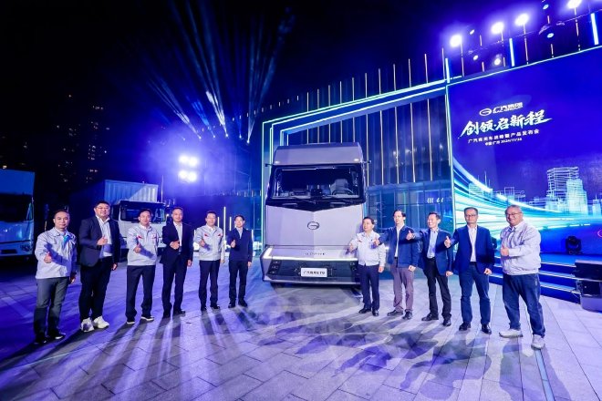 现场发布会合影