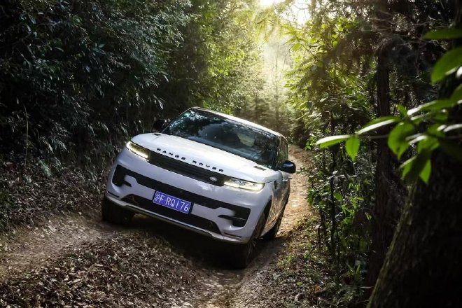 英伦美学的独特质感 试驾25款揽胜运动版