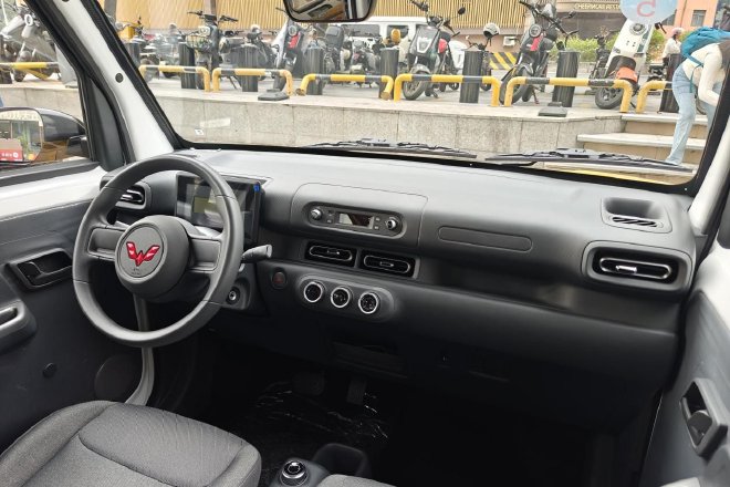 售4.78-5.08万 五菱之光EV正式上市