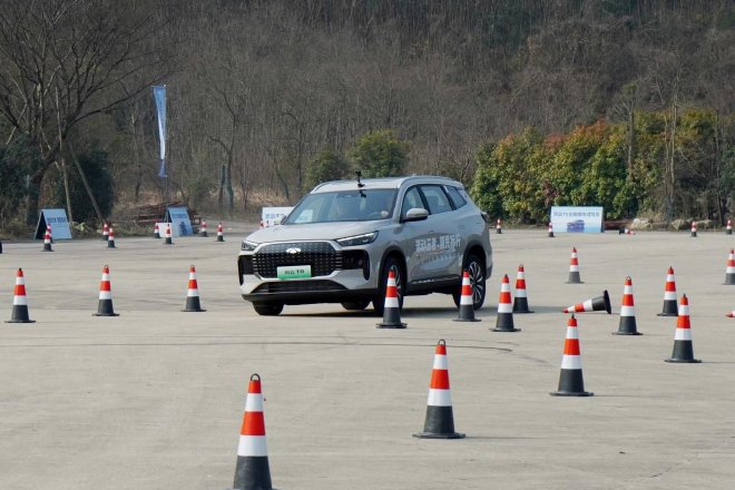 表里如一的品质 试驾体验奇瑞风云T8