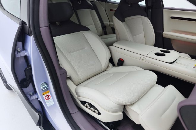 年轻用户的不二之选 阿维塔06静态实拍