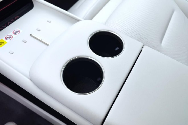 年轻用户的不二之选 阿维塔06静态实拍