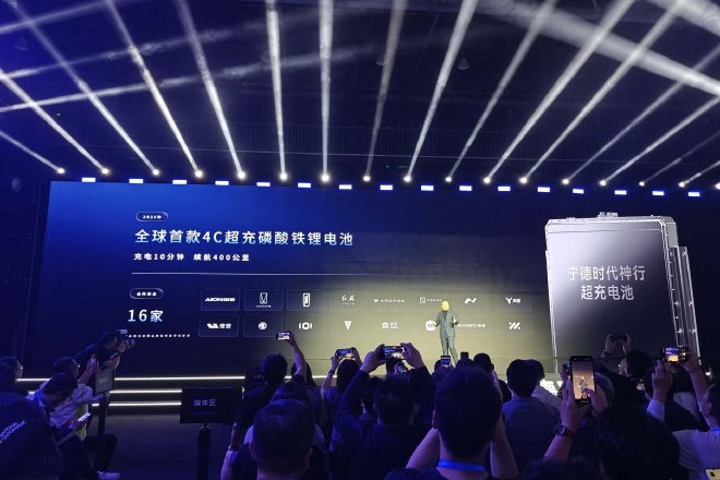 2025上海车展：骁遥双核电池打头阵 宁德时代发布多项核心技术