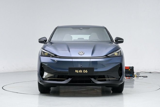 新增车色和小电池版本 大众与众06静态体验