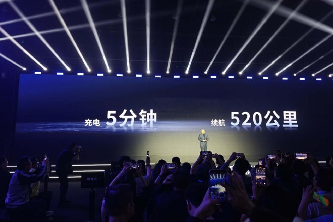 2025上海车展：骁遥双核电池打头阵 宁德时代发布多项核心技术