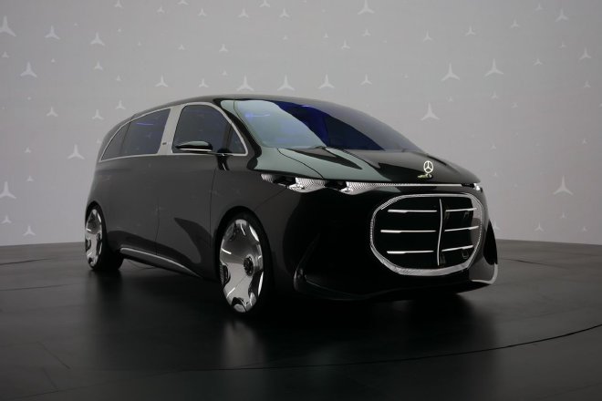 2025上海车展：实拍梅赛德斯-奔驰Vision V概念车