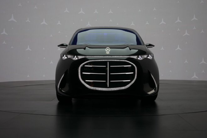 2025上海车展：实拍梅赛德斯-奔驰Vision V概念车