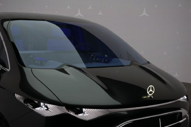 2025上海车展：实拍梅赛德斯-奔驰Vision V概念车