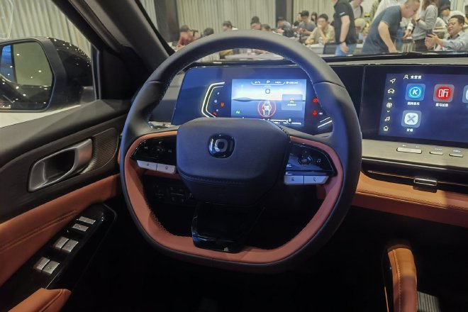 2025上海车展：拓展皮卡新生态 静态体验长安猎手K50