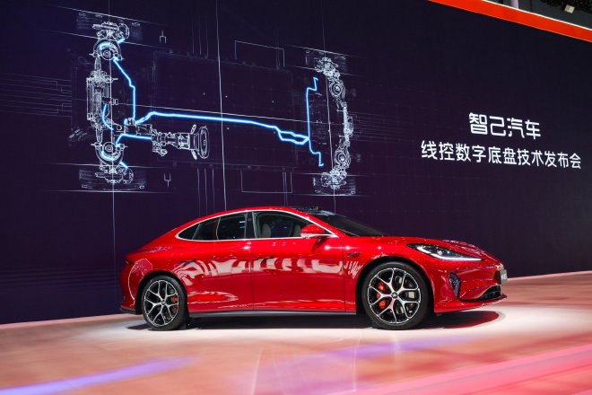 2025上海车展智己线控数字底盘技术发布会