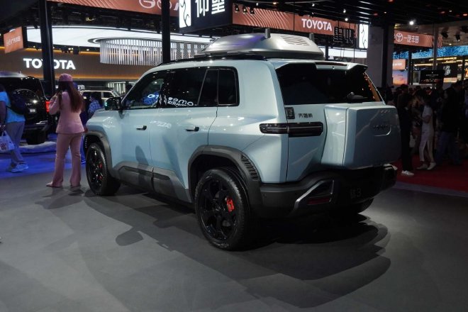 2025上海车展：有颜值有科技的方盒子 方程豹钛3车展亮相