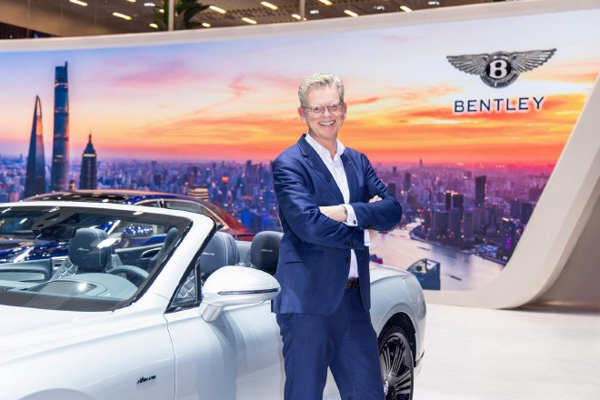 2025上海车展：宾利首款纯电动SUV将在两年内问世