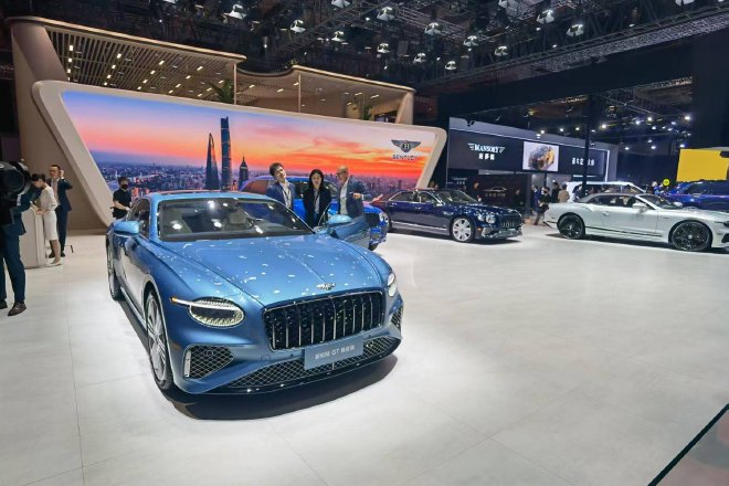 2025上海车展：宾利首款纯电动SUV将在两年内问世