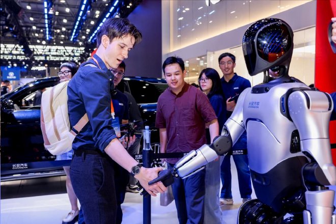 2025重庆车展：长安汽车三大计划进阶 擘画全球蓝图