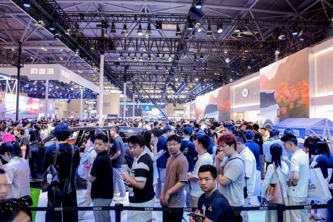 2025重庆车展：长安汽车三大计划进阶 擘画全球蓝图