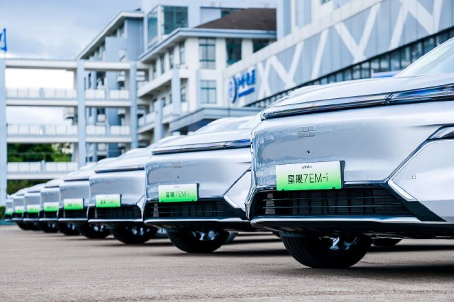 新能源力量出征“百人援疆”，吉利银河助力医疗援助公益行