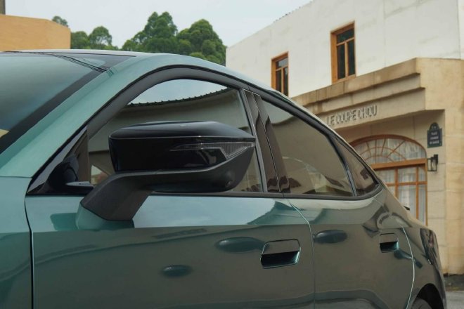 电动尾翼 四出排气 第三代UNI-V如何取悦年轻人