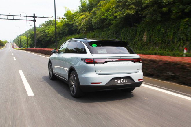 经典车型再升级 抢先试驾零跑全新C11增程版